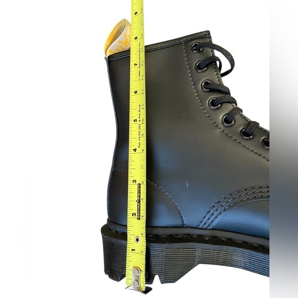 NEW Dr. Martens Black Leather Lace Up Boots Size 7 - Picture 6 of 8